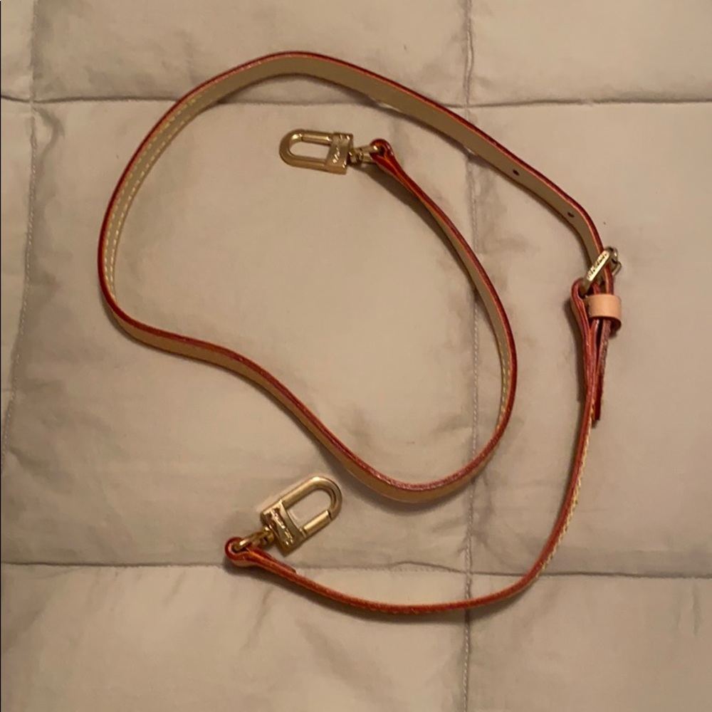 Louis Vuitton crossbody strap